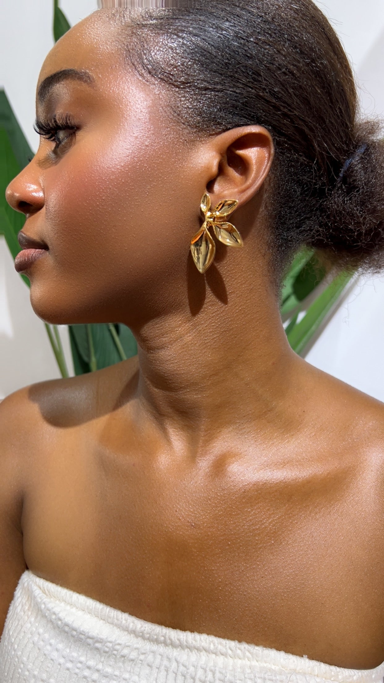 Donna statement Earrings (Rbs539)